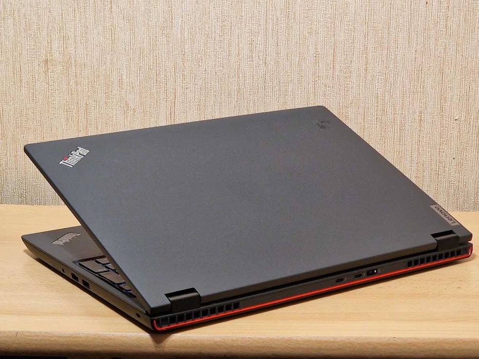 Ігровий Lenovo ThinkPad P16v Core i7-13800H NVIDIA RTX A1000 6Gb GDDR6