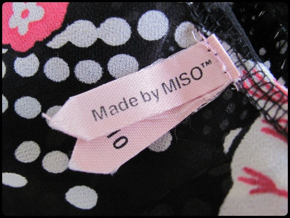 Lekka zwiewna sukienka z koronką 38 M