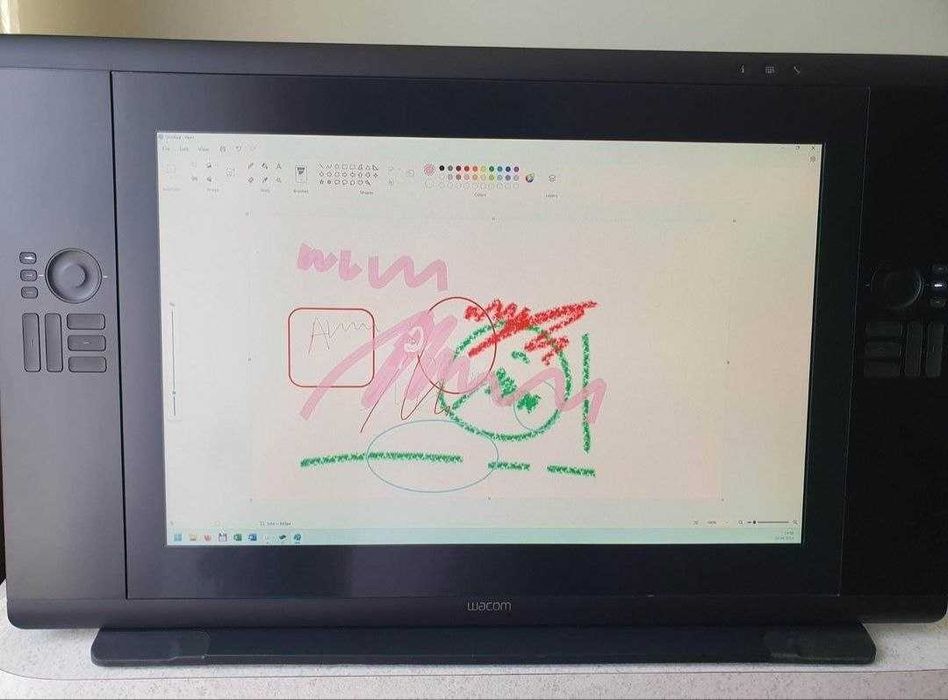 Графічний дисплей Wacom Cintiq 24HD