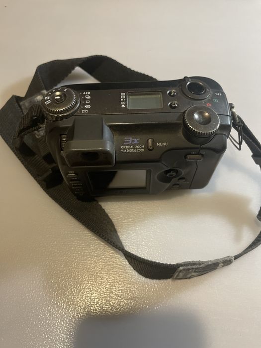 Camara Casio QV QV-5700 5.0MP Digital Camera - Black