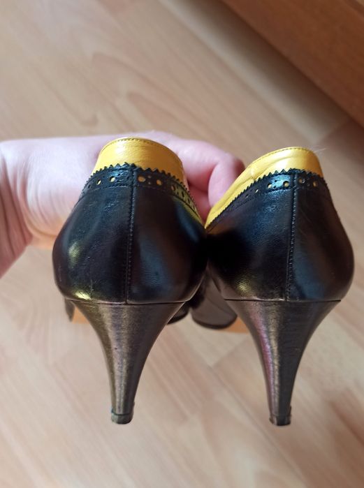 Czółenka skóra czarno-żółte