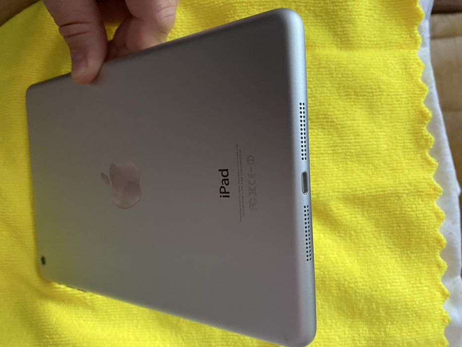 Ідеальний Apple ipad mini 2  silver 32gb