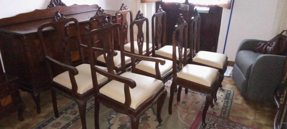 Conjunto mobília em madeira mogno