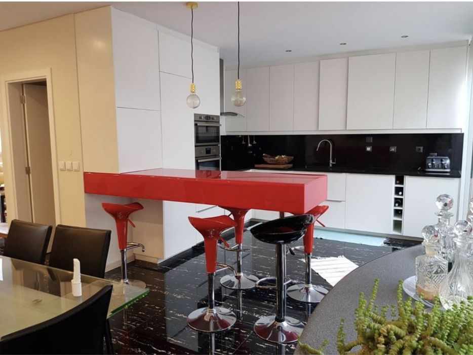 Arrendo moradia mobiliada e equipada