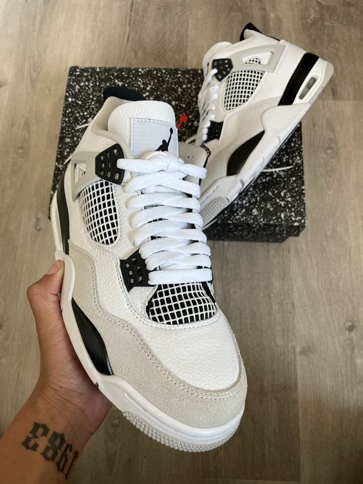 Air Jordan 4 Military Black