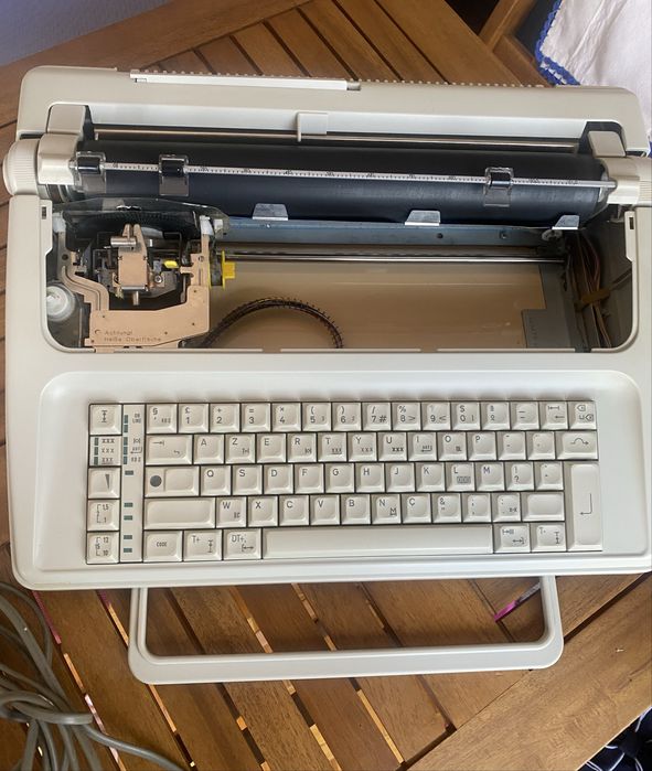 Typewriter. AEG Olympia Electric Typewriter with Fault64564047762563124