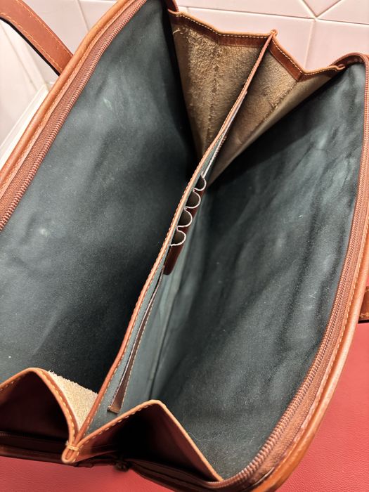 Pasta em pele Ted Benson