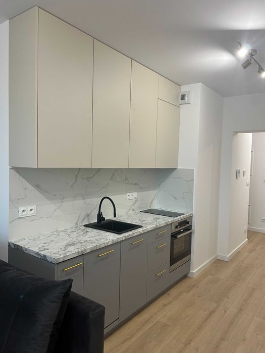 Wysoki standard /28 m2/ klimatyzacja /os. Carpatia /komórka lokatorska