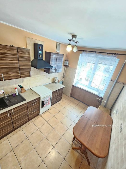 Продам 2-кім квартиру, район 8-9 школи, будинок ОСББ