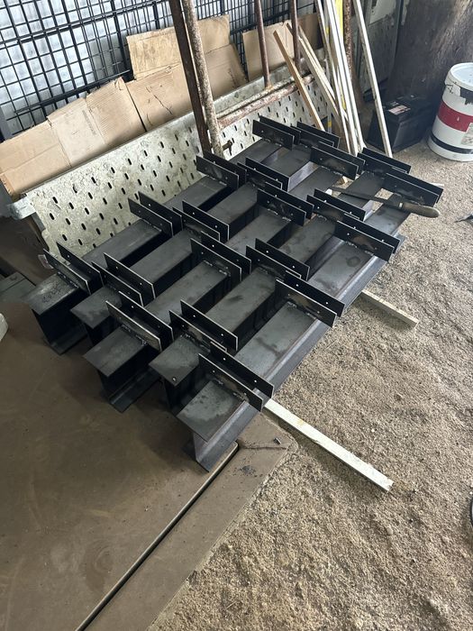 Serralharia civil ( Portoes , portas , estruturad metalicas , pavilhao