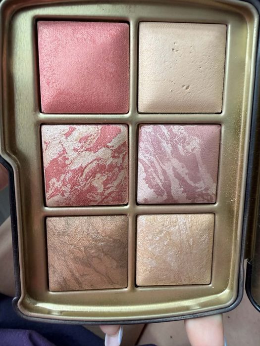 Paletka kon i roz hourglass