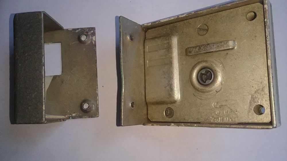 Замок врізний до дверей