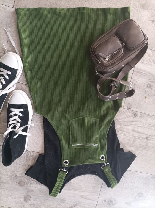 Modna spódnica mini.