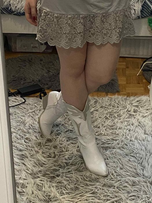 białe kowbojki do połowy łydki ze srebrnymi elementami cowboy boots 38