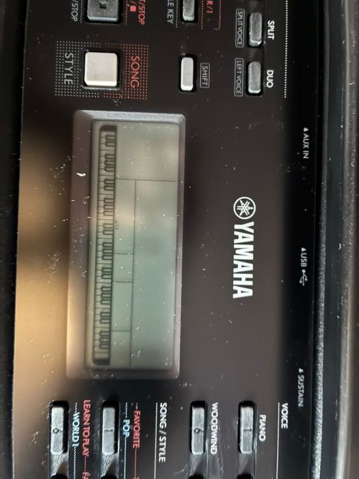 Piano Yamaha PSR-E383 2026