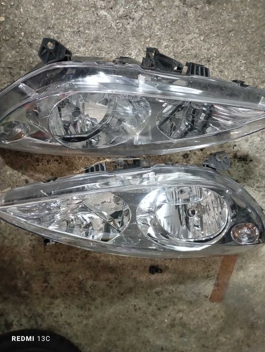 Faróis Peugeot 307