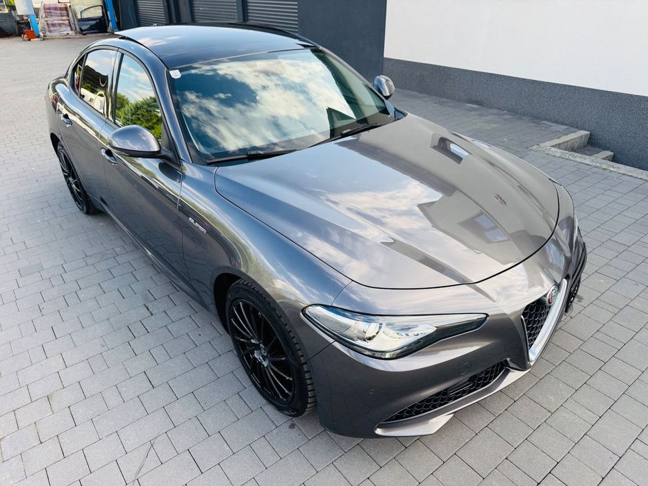 Alfa Romeo Giulia Super Distronic Panorama Pamięci Martwe Pole