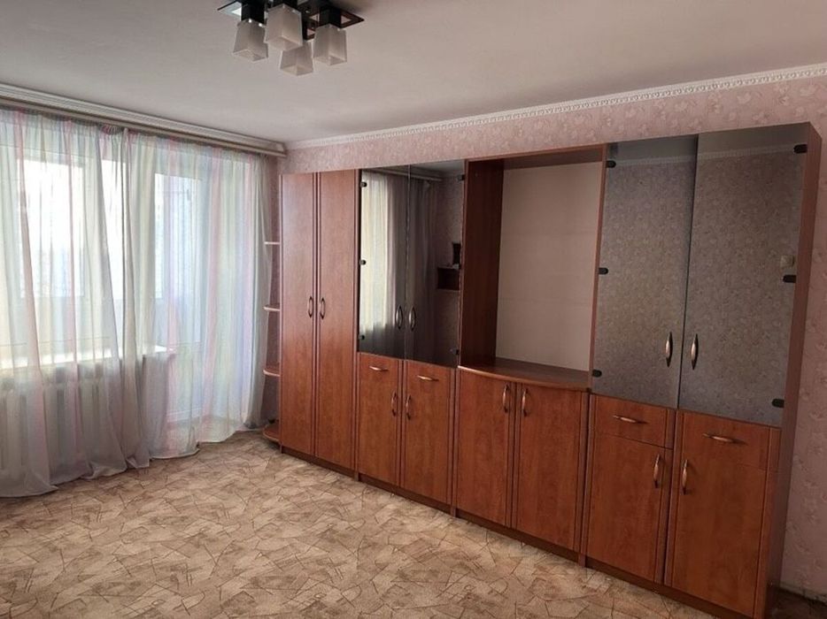 Продам елітну чотирикімнатну квартиру в центрі міста - 125 м².
