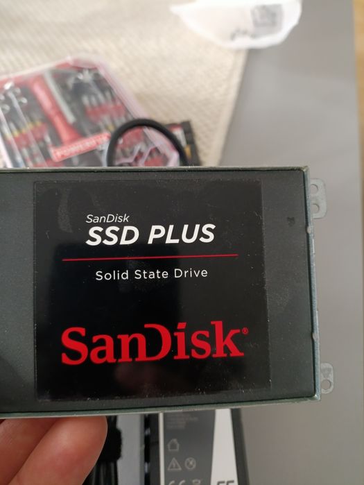 Dysk SSD 240gb sandisk