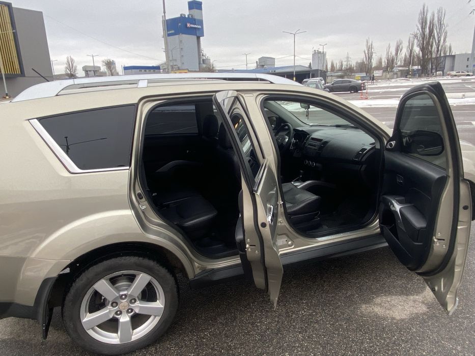 Mitsubishi Outlander Xl