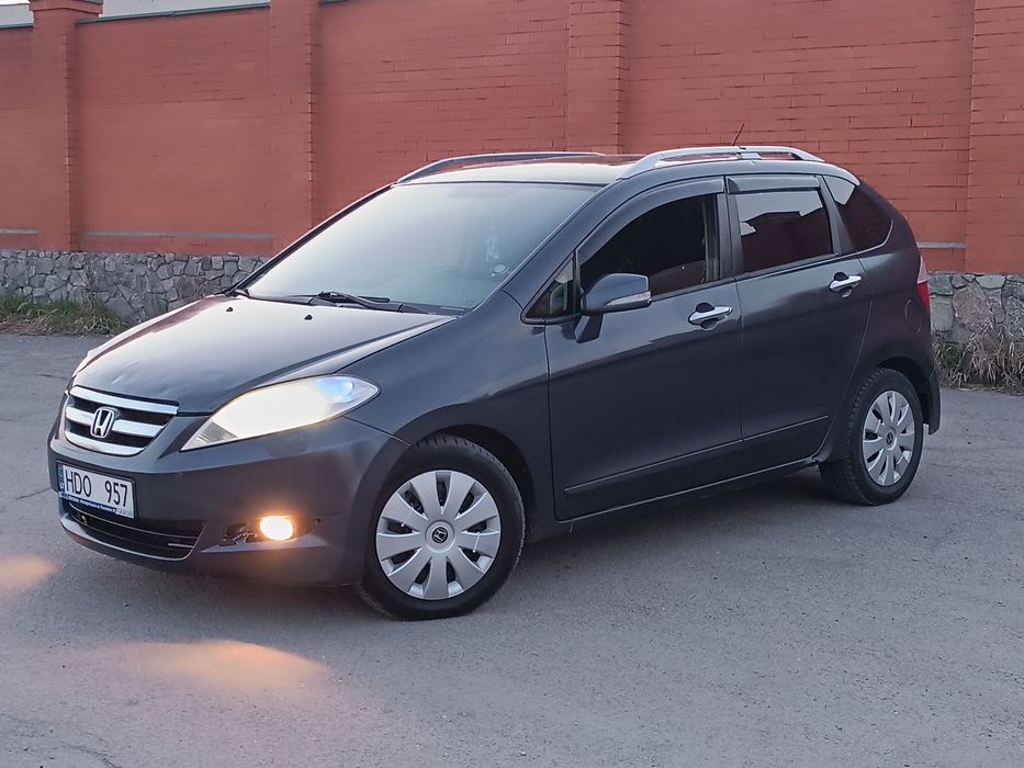 Продам Honda FR-V . Год 2005. 6 мест
