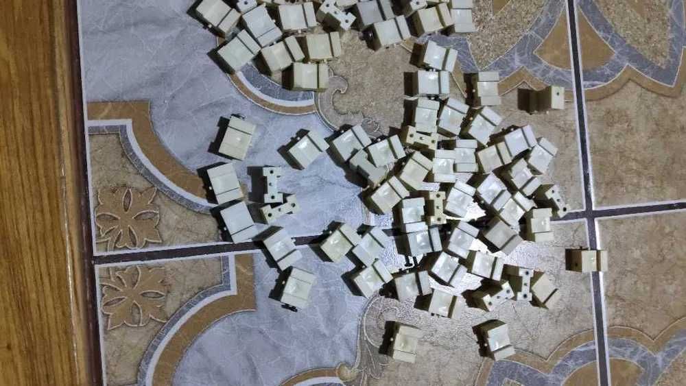 RADMOR y==podpory płytek białe