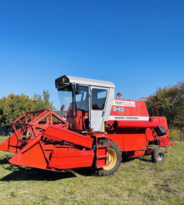 Комбайн Massey Ferguson 240