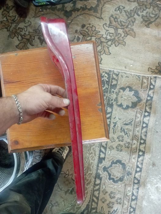 Продам стекло правое заднего фонаря Volvo