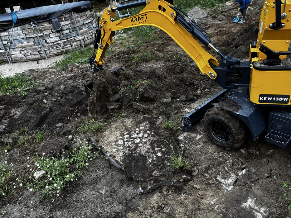 Usługi minikoparką - różne