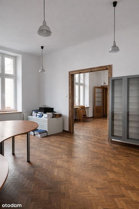 Wyjątkowe, przestronne mieszkanie z balkonem w Śródmieściu