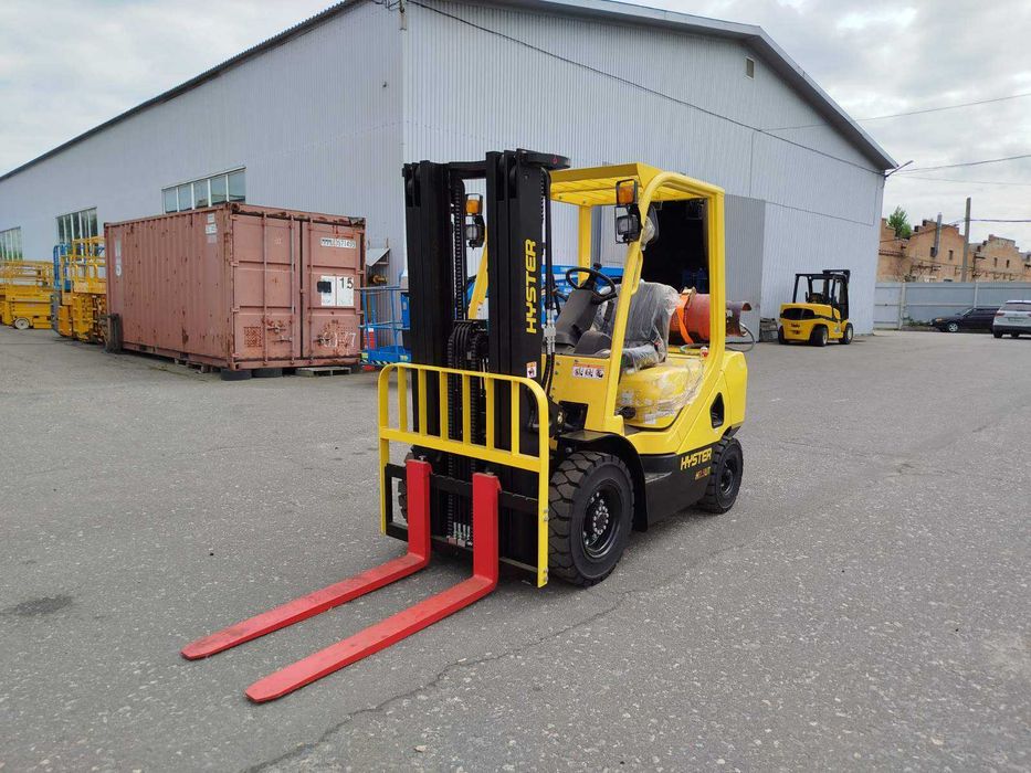 Газо-бензиновий вилковий навантажувач Hyster H2.5UT, 2023 рік  Новий  В наявності