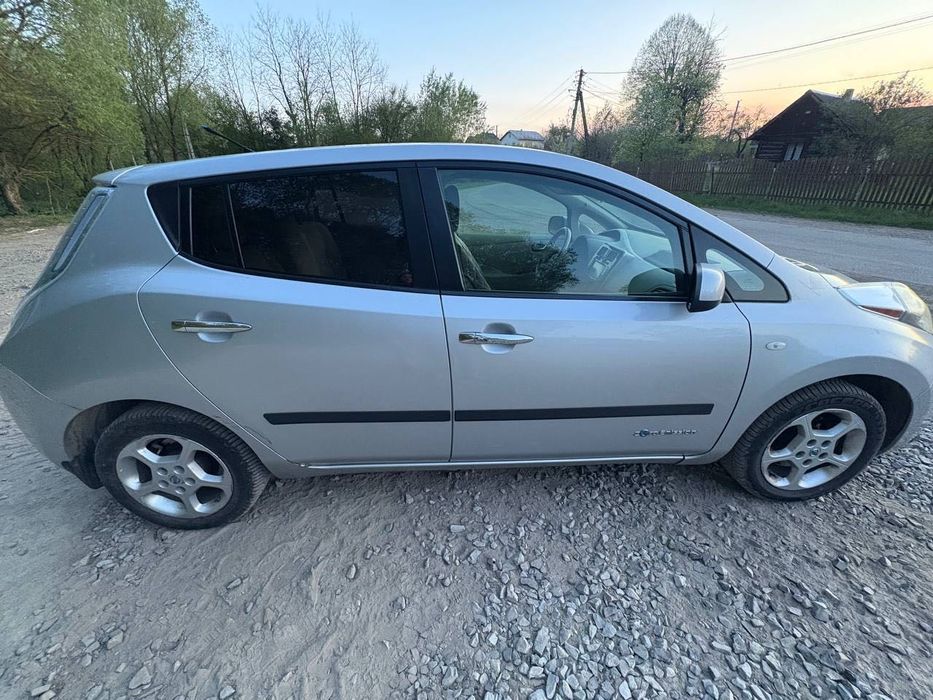 Nissan leaf 2012