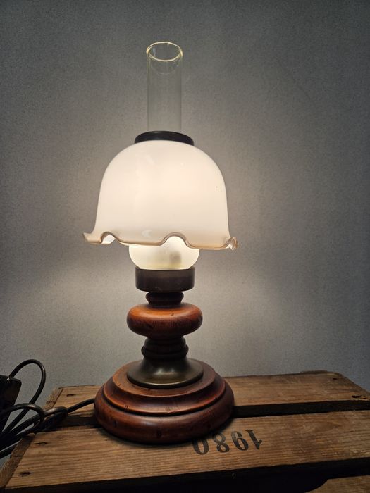 Lampka stojąca, nocna, biurowa