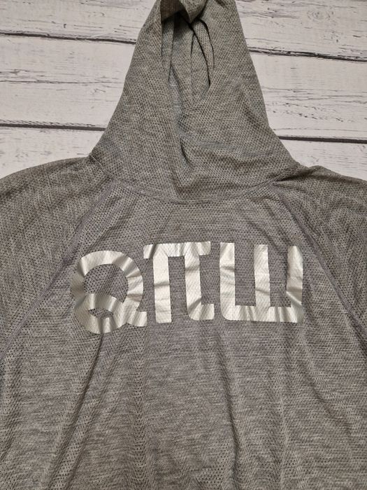 Robert Kupisz bluza kangorka logo