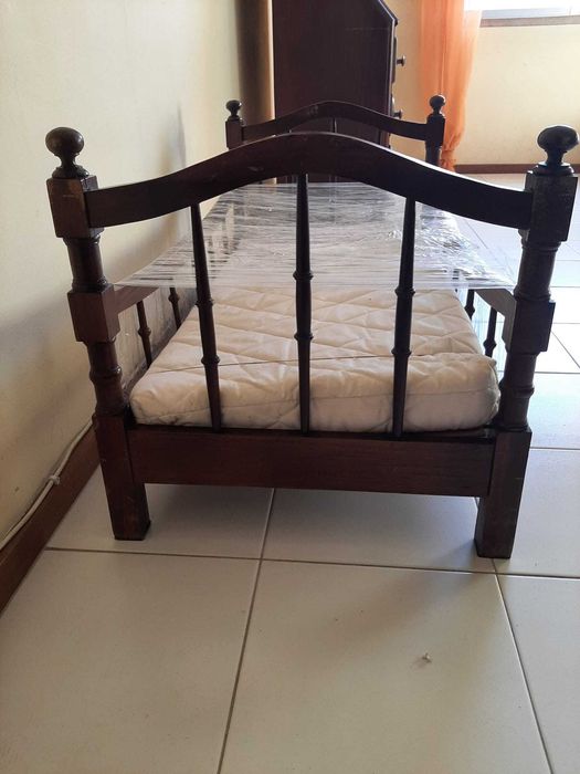 Cama para Bebé em Madeira Maciça
