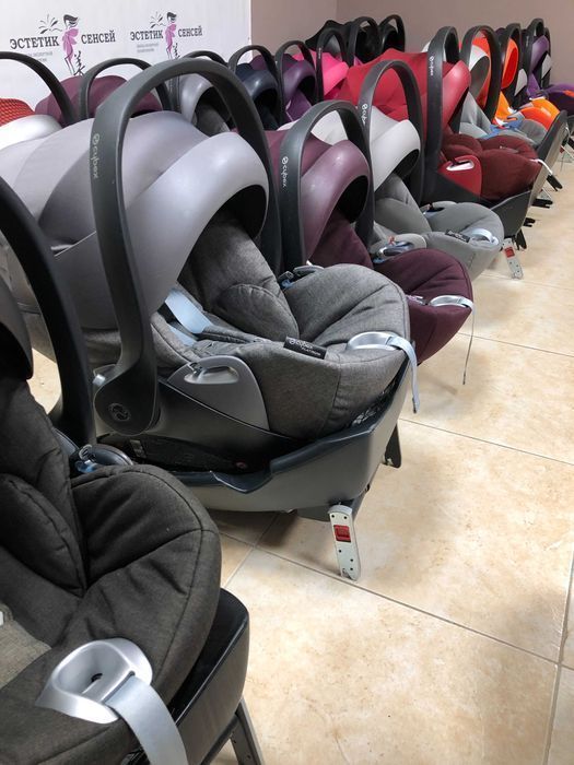 Автокрісла Шоурум Britax Römer Cybex Recaro Maxi Cosi автолюлька cloud