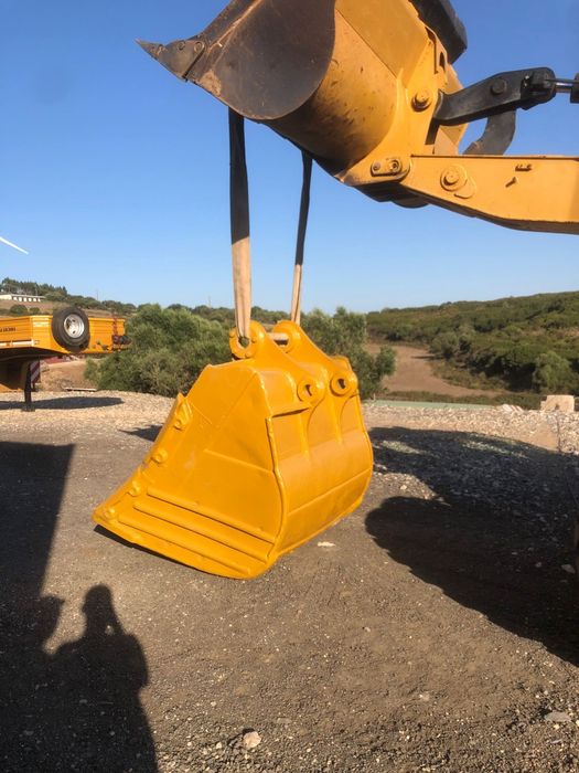 Vendo  balde reforçado para pedra de giratorias de 40 a 60 tons