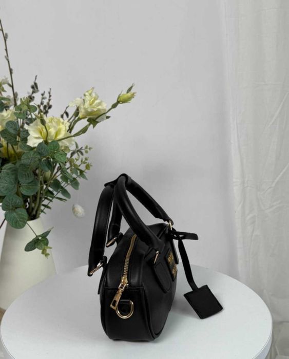 Чорна сумка міу міу