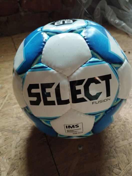 Футбольний м'яч Select