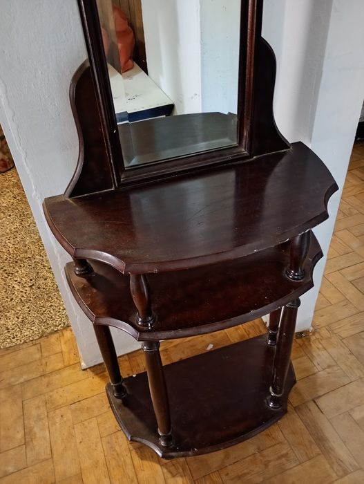 Mesa de entrada com espelho