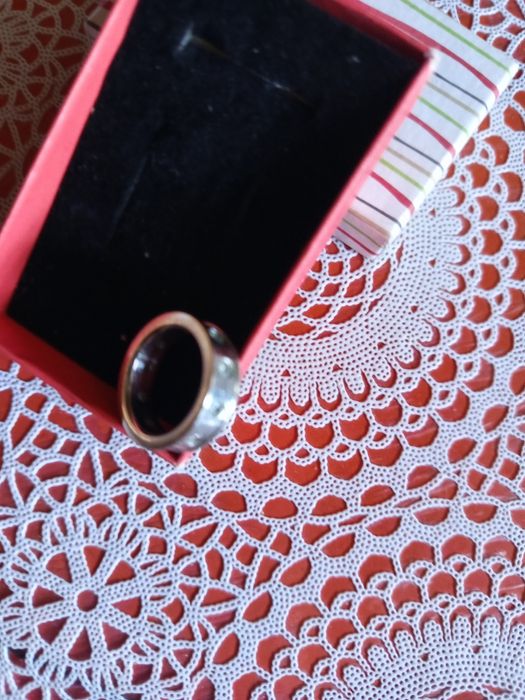 Anel. /. Aliança  unisexo