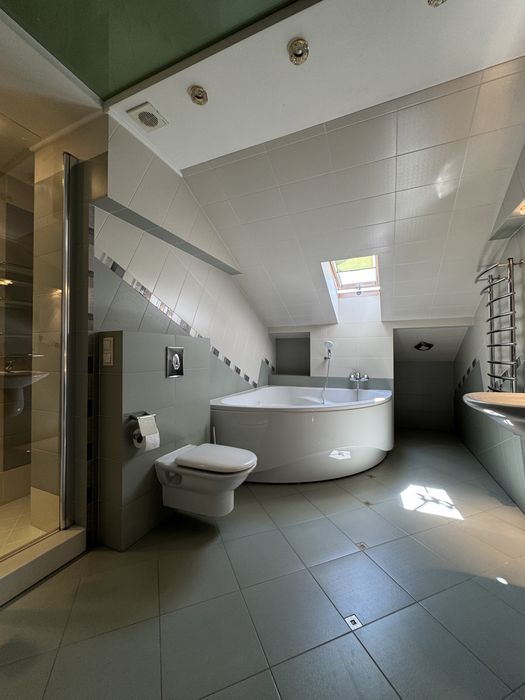 Продаж 4 км. дворівневої квартири в. Коновальця Мельника Без комісії