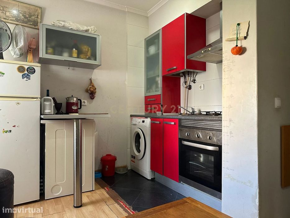 Apartamento T1 na Av. Luís de Camões, Miratejo — Corroios, Setúbal