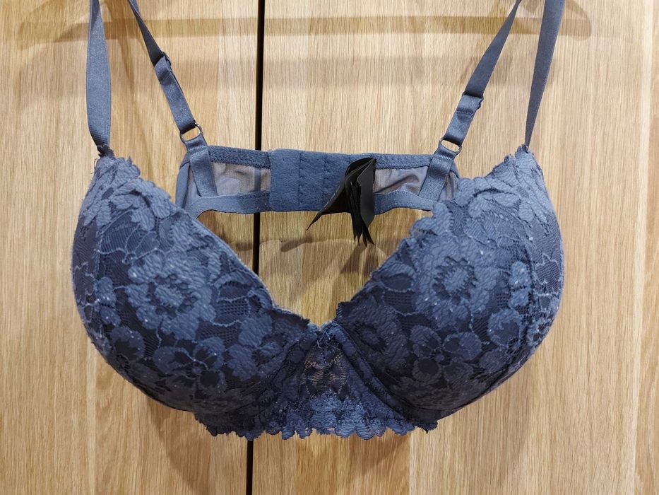 Biustonosz H&M rozm. 75D