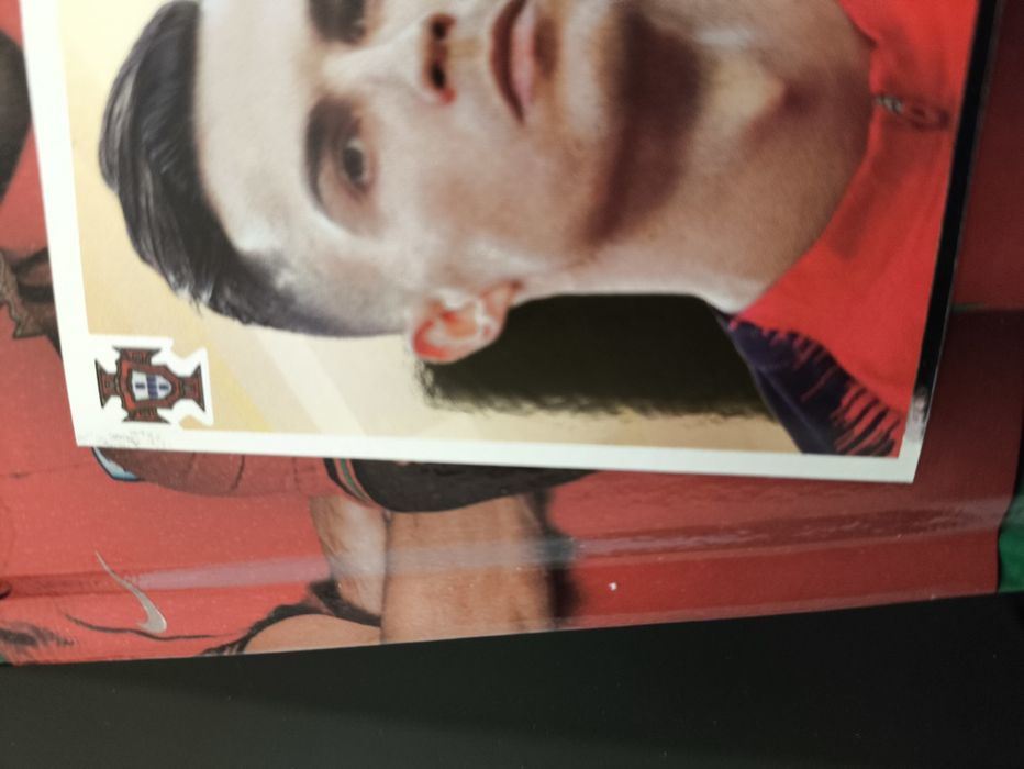 Caderneta nova Fome de Vencer completa com os cromos por colar.