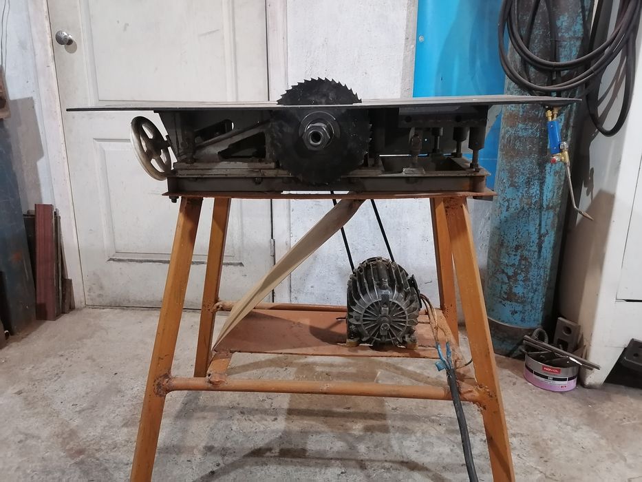 Деревообрабатывающий станок Мд-200 РЕ завод Первомайск Дизельмаш