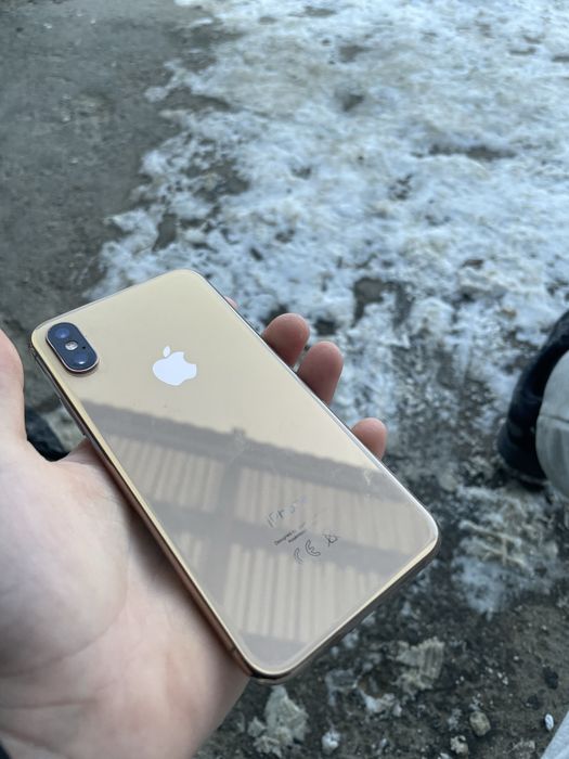 Продам срочно заблокований айклауд хс