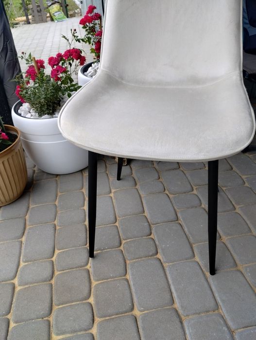 krzesła do salonu,pokoju -nieużywane