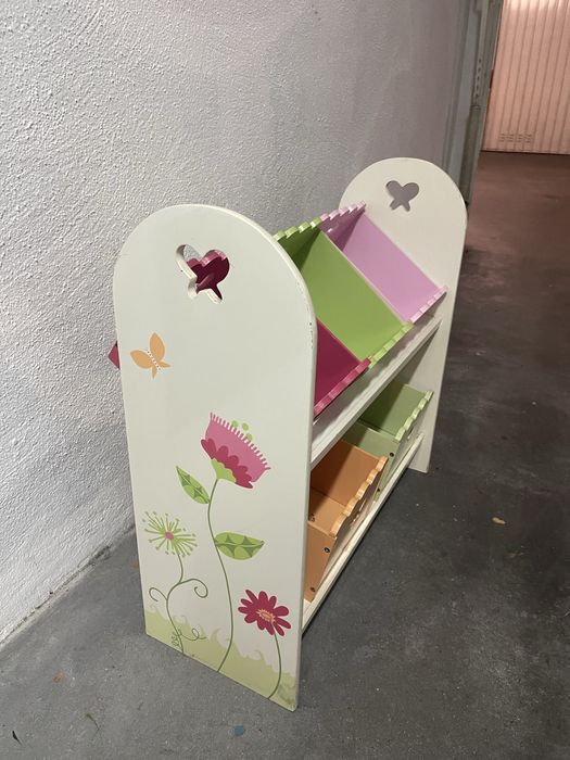 Estante quarto crianca