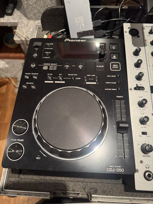 CDJs 350 e mesa Numark iM9